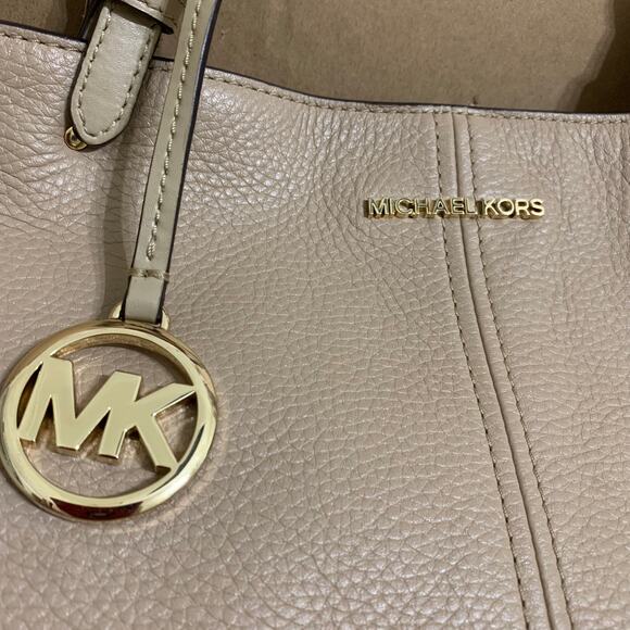 MICHAEL KORS Spacious Large BISQUE Beige Pebbled Leather LENOX Shoulder Tote - Picture 4 of 16